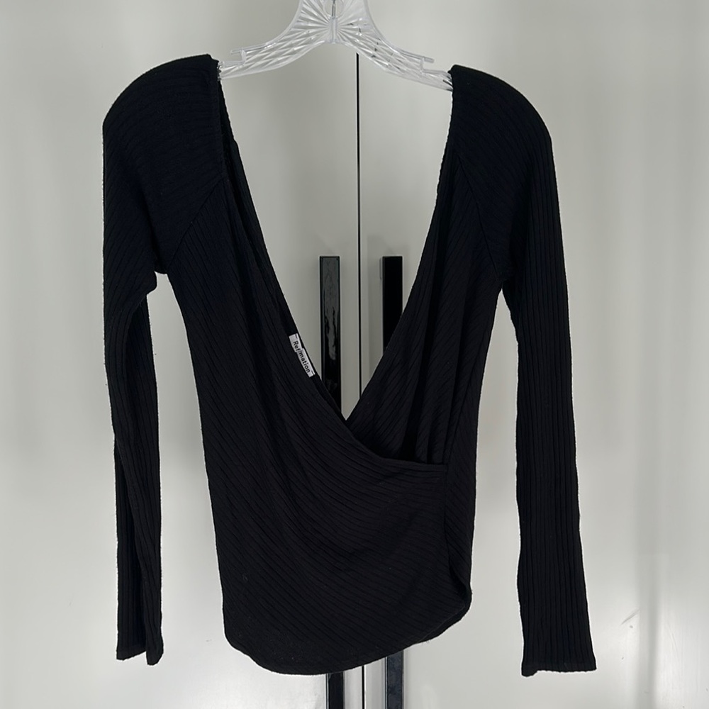 Black Long Sleeve V-Neck Top